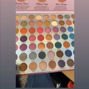Make up pallet